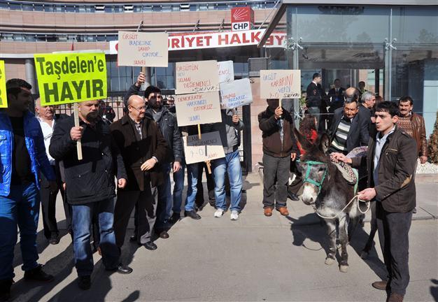 Main opposition CHP grassroots in protest over new municipal candidates