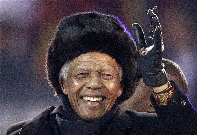 South Africas beloved first black president Nelson Mandela passes away