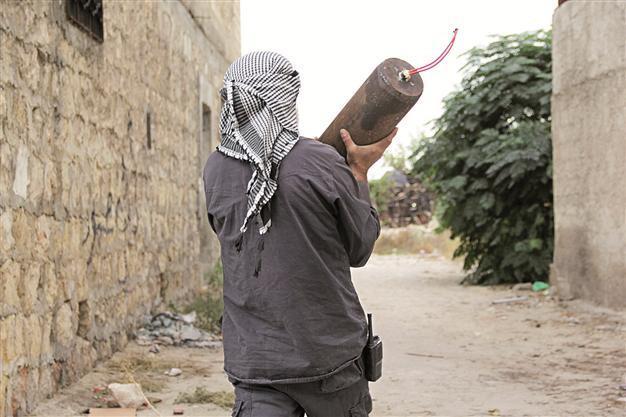 Turkey trying to halt influx of radicals into Syria