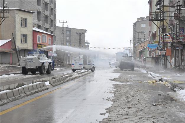 Two people die in clashes between police and demonstrators in Hakkari