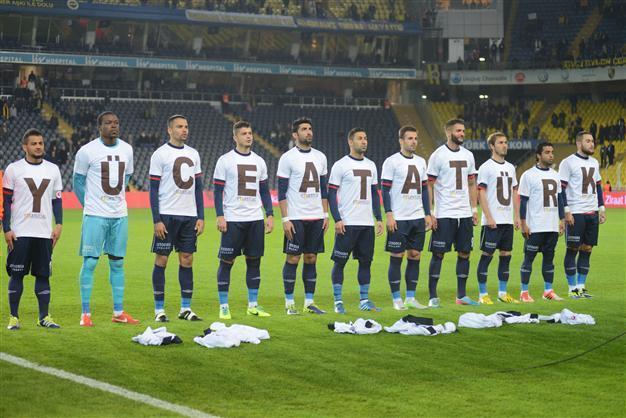 Sports minister joins Fethiyespor in criticism of Football Federation over ‘Great Atatürk’ t-shirts row