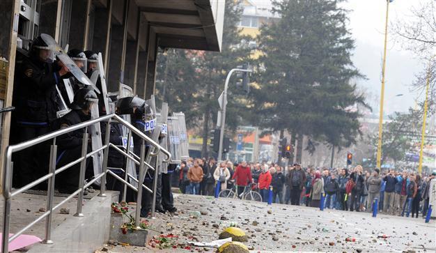 More than 130 injured in anti-government protests in Bosnia