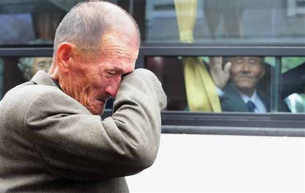 North, South Korea agree on family reunions, no link to exercises