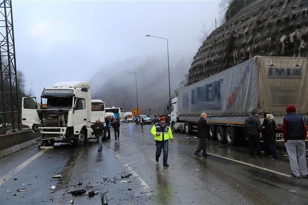 Three dead, 32 injured in multi-vehicle crash in western Turkey