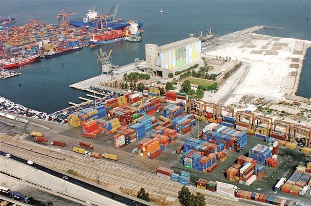Imports continuing to outstrip exports in foreign trade balance