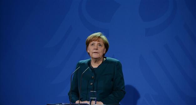Merkel, Hollande seek secure European web