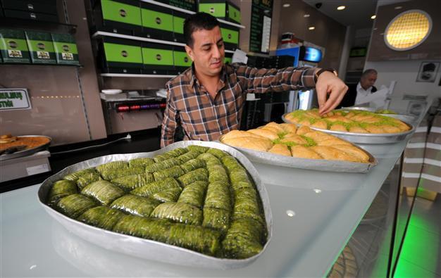 Baklava makers in Turkey sour over rising pistachio prices