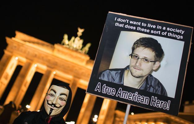Snowden persuaded other NSA workers to give up passwords: sources