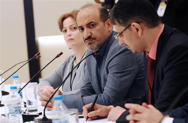 Syria opposition wants pressure on Damascus before agreeing to talks