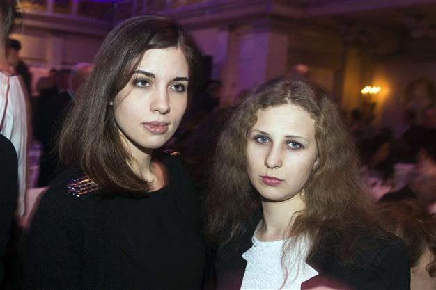 Russia detains Pussy Riot members in Olympic Sochi