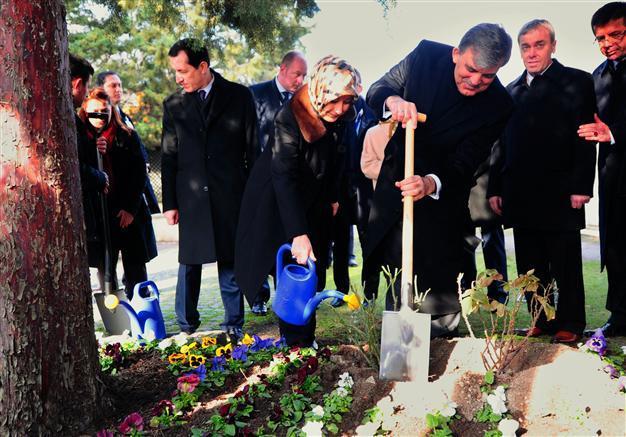 Turkish President Gül admits decline of media freedom