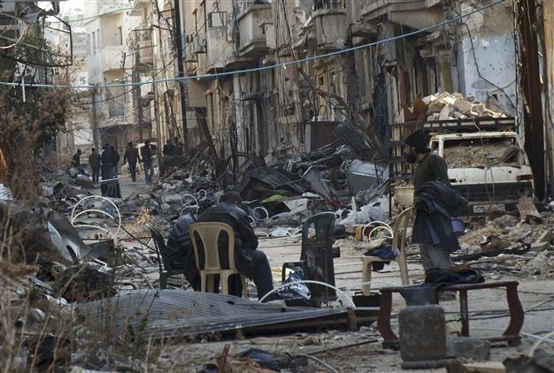 More civilians evacuated from Syrias Homs: governor