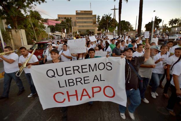 In Mexico, 2,000 protest for drug lords release