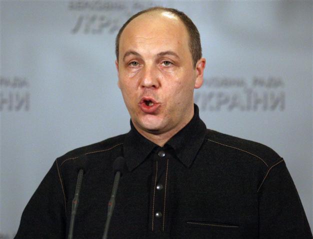 Ukraine mobilises for war, calls up reserves