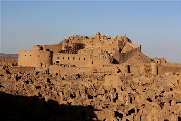 Iran vows to restore glory of quake-hit Bam citadel