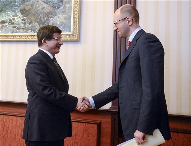 Turkish FM Davutoğlu warns over partition of Ukraine