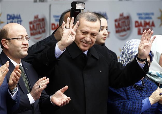Turkish PM calls on Gülen to stop interfering in country