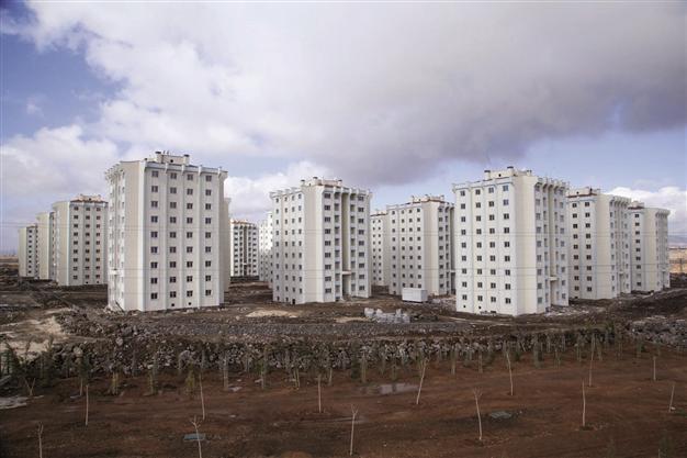 Syrian refugee inflow doubles house prices in Turkish border cities