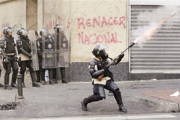 Venezuela wants US to join peace commission to end unrest