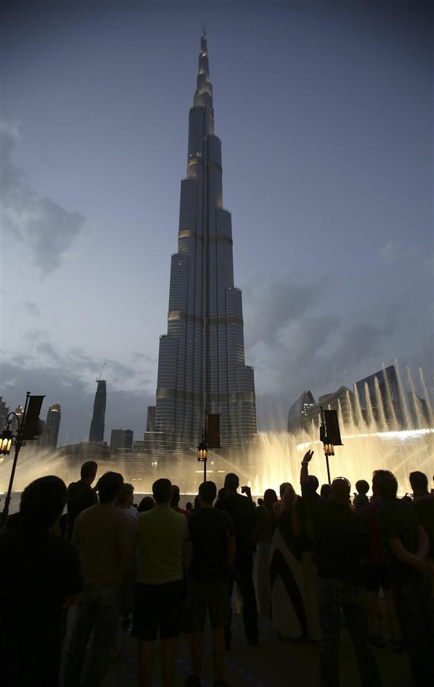 Abu Dhabi extends period of $20 bn loans to Dubai