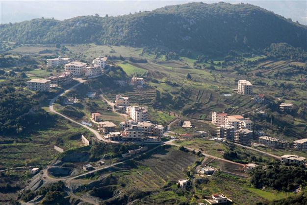 Mortar shells fired from Syria fall in Turkey
