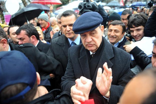 Released ex-army chief Başbuğ attends demonstration, says other releases will follow