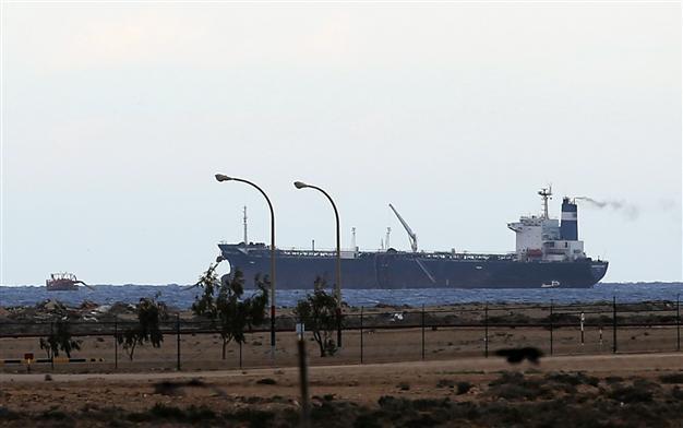Libyan navy deploys to stop rebel oil shipment