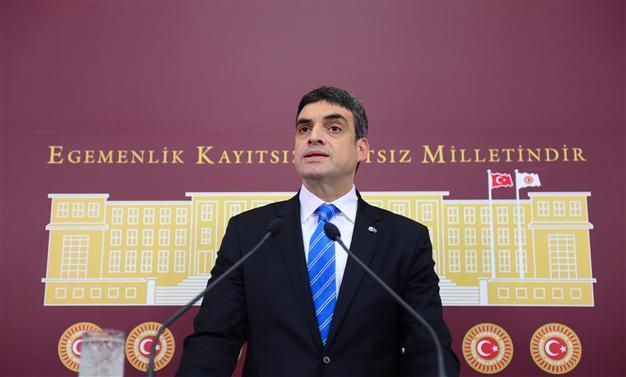 Turkeys main opposition exposes alleged phone traffic between PM and family on Dec 17