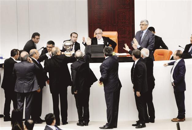 Row over reading of graft allegations marks extraordinary legislative session