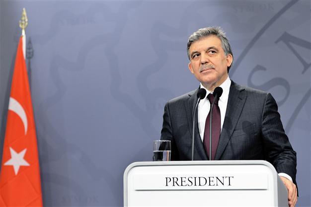 Turkish President Gül issues warning on Kurdish peace bid