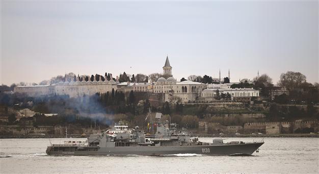Turkey under NATO and Russia pressure over Black Sea