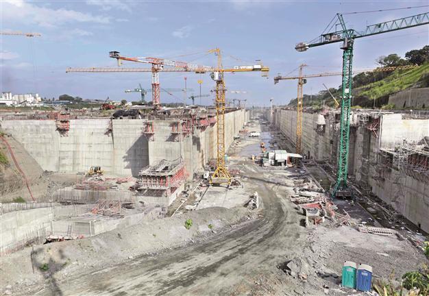 Deadline looms for Panama canal works