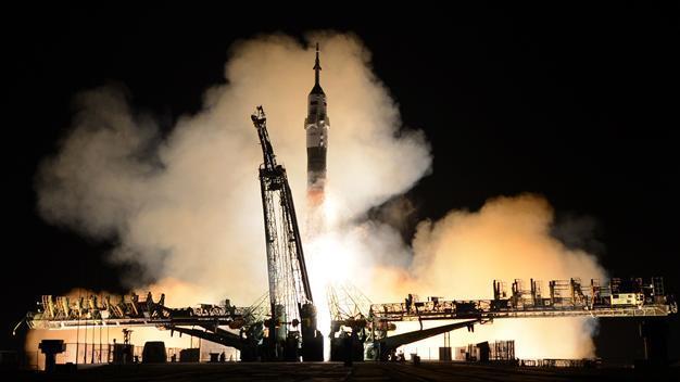 Technical hitch delays US-Russia crews ISS docking