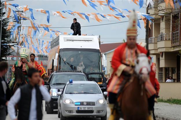 VIDEO: Turkish PM Erdoğan hailed as sultan, greeted with Ottoman army band