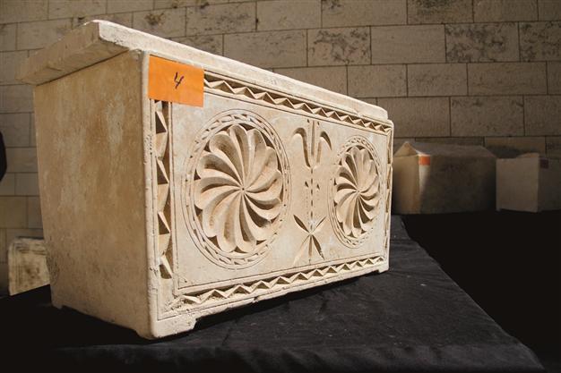 Israel recovers 11 looted ancient burial boxes