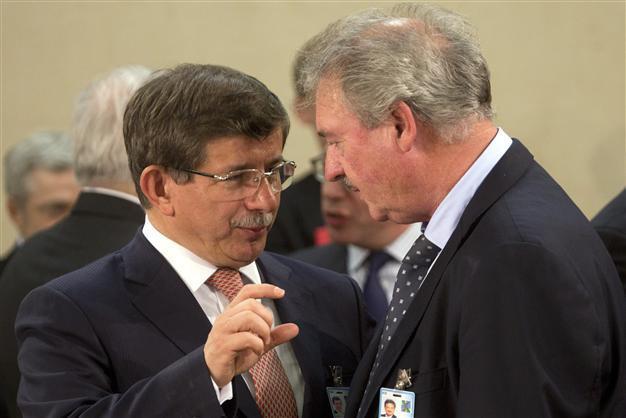 Gülen Movement has no power, authority over members: Davutoğlu
