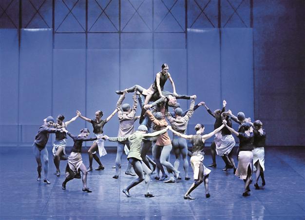 French opera comes for ‘Carmina Burana’