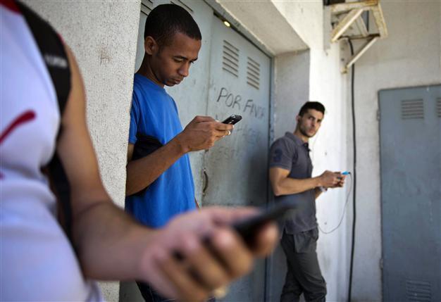 Cuba brands as illegal US-created Cuban Twitter