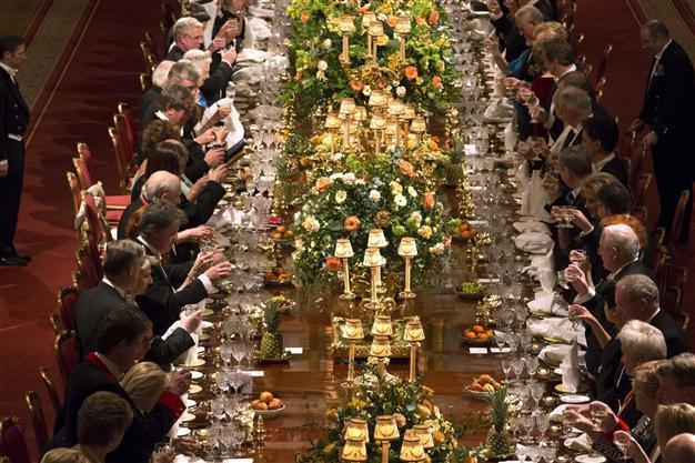 Queen Elizabeth II hails Irish peace efforts at historic state dinner