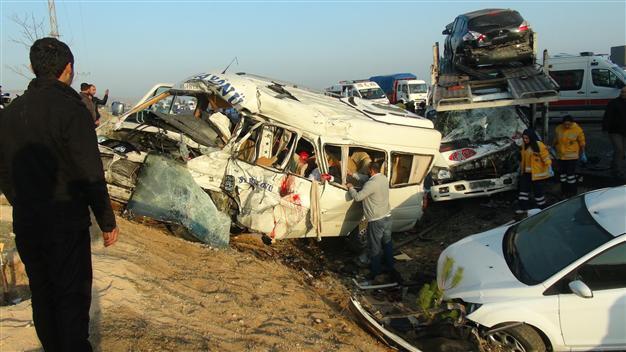 At least 10 killed in multiple-vehicle collision in Central Anatolia