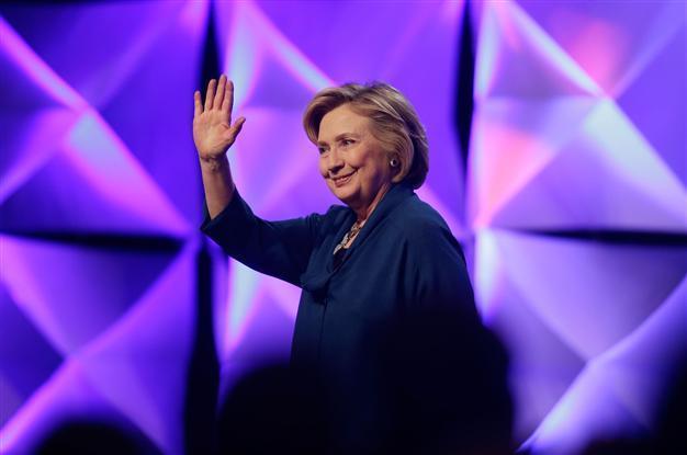 Woman throws shoe at Hillary Clinton in Vegas