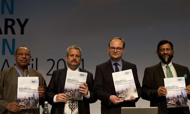 UN climate chief urges bold carbon-curbing steps