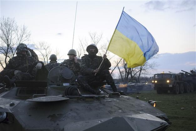 Obama warns Russia in tense call with Putin over Ukraine
