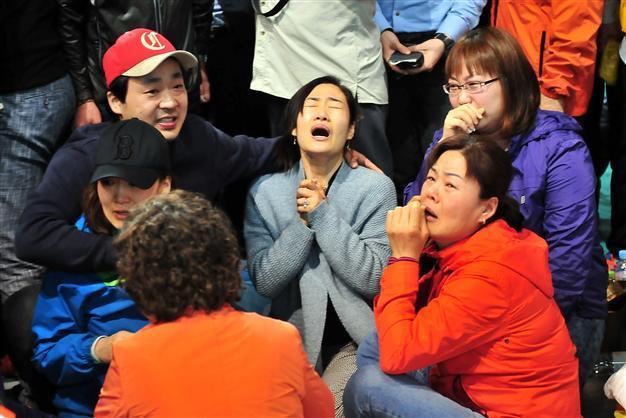 Heartbreaking texts from students on sinking South Korea ferry