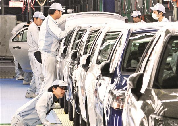 Toyota extends its world No. 1 title with record vehicle sales