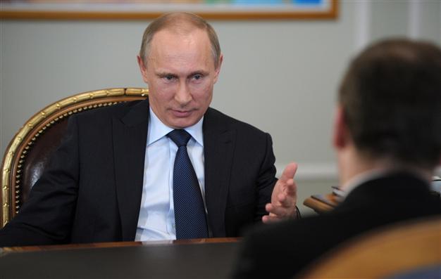 Putin signs decree to rehabilitate Crimean Tatars