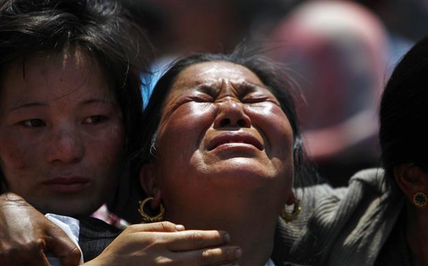 Everest sherpas say they are abandoning climbing season