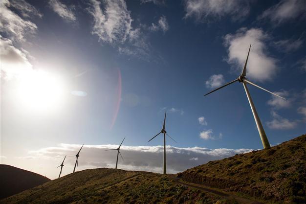Spanish island to be fully powered by wind and water