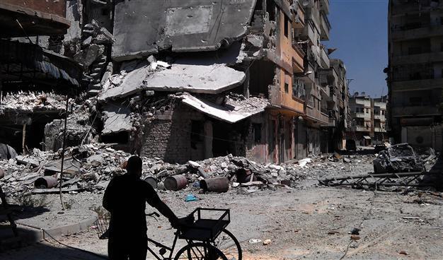Syrian rebels begin evacuation of Homs