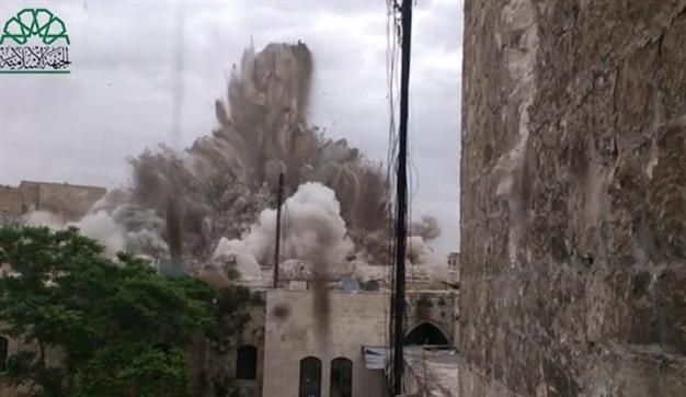 Syria rebels blow up Aleppo hotel turned army base